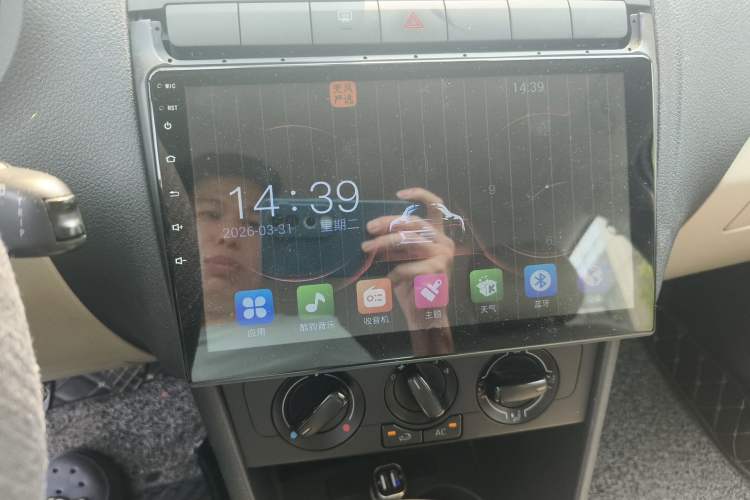 Used Volkswagen Polo 2011 1.6L Manual ZhiShang Edition
