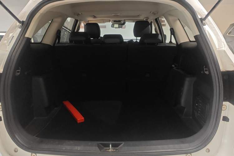 Used JMC Yusheng S350 2020 2.0T Automatic All-Wheel Drive Gasoline Comfort Edition Trunk