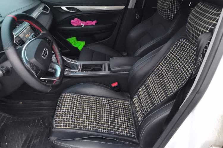 Used Geely Auto Emgrand 2019 Leading Edition 1.5L CVT Luxury Model China VI Standard
