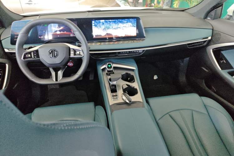 Used MG 7 2025 1.5T 300 DCT Elegant Edition
