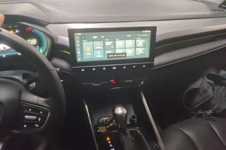 Used Roewe i5 2021 1.5L CVT Diamond Edition Audio And AC Panel