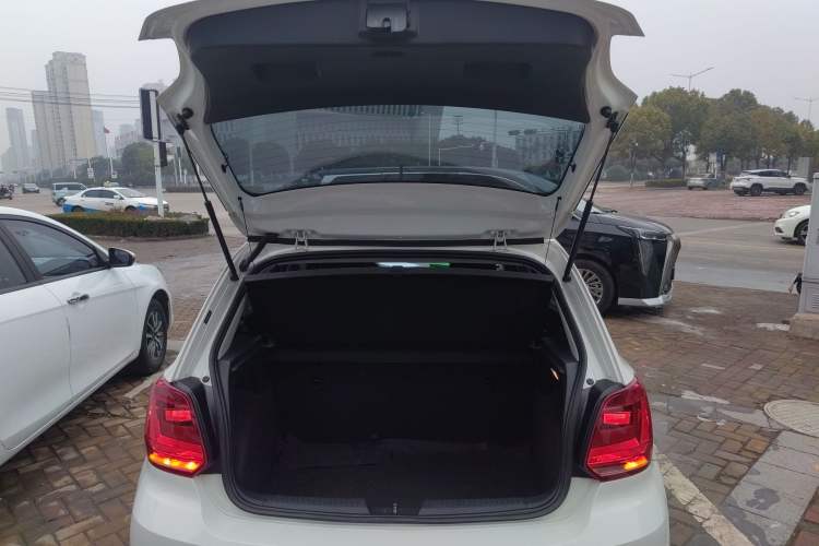 Used Volkswagen Polo 2016 1.4L Automatic Trendy Model
