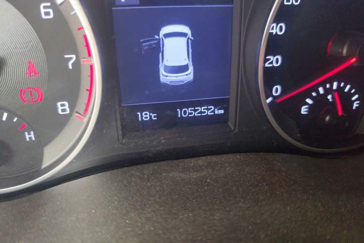 Used Kia kx1 Stonic 2019 1.4L Automatic Sport Edition China VI Odometer Close Up