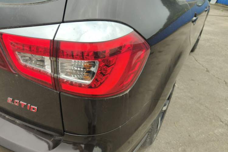 Used BYD S7 2015 2.0T Upgraded Automatic Luxury Version Right Rear Taillight