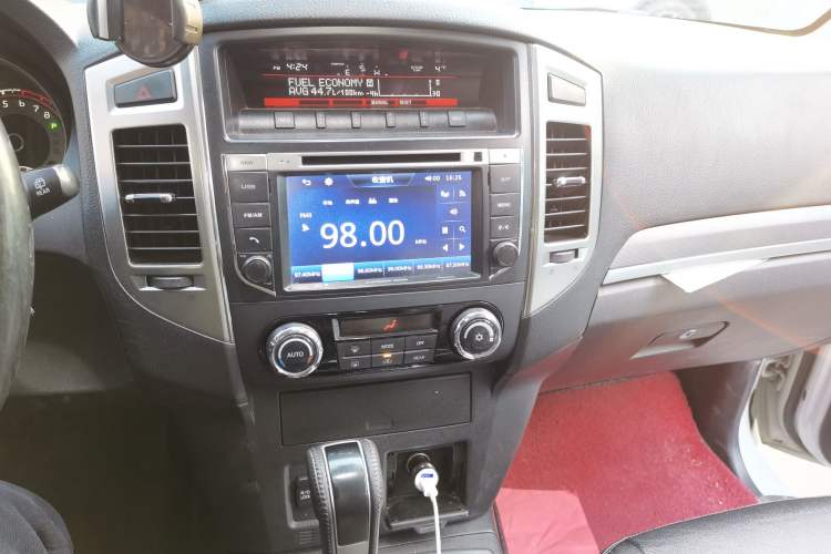 Used Mitsubishi Pajero 2016 3.0L Automatic Prestige Version China V Standard
