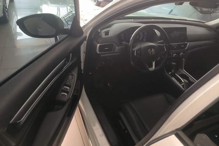 Used Honda Accord 2022 260TURBO Luxury Edition Driver Seat