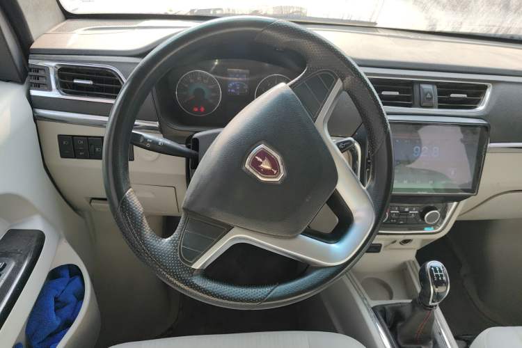 Used Jinbei New Hiace X30L 2018 1.5L Box Truck Wealth Edition DLCG14 Steering Wheel