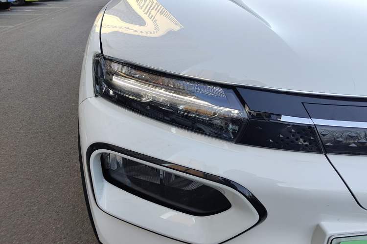 Used Dongfeng NAMMI BOX 2022 Revised Light Wind Edition 201 km Standard Version