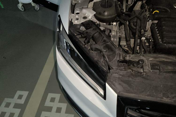 Used Audi Q2L 2018 35 TFSI Fashion Dynamic Version China VI Emission Standard Right Front Headlight