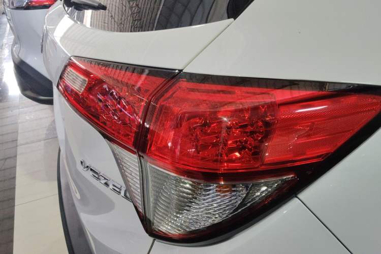 Used Honda Vezel 2020 1.5L CVT Elite Edition
