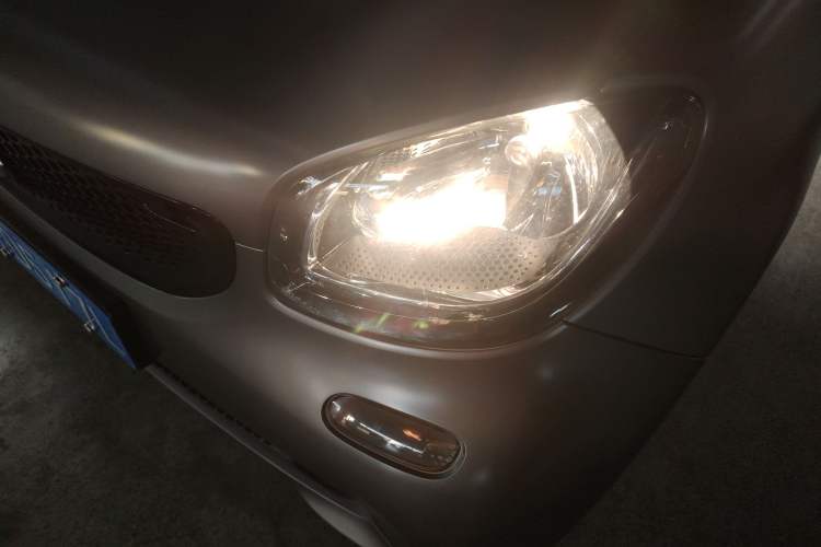 Used smart fortwo 2016 0.9T 66 kW Convertible Pioneer Edition
