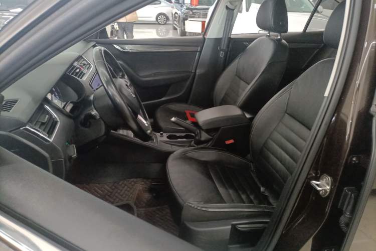 Used Skoda Octavia 2017 1.6L Automatic Smart Drive Edition
