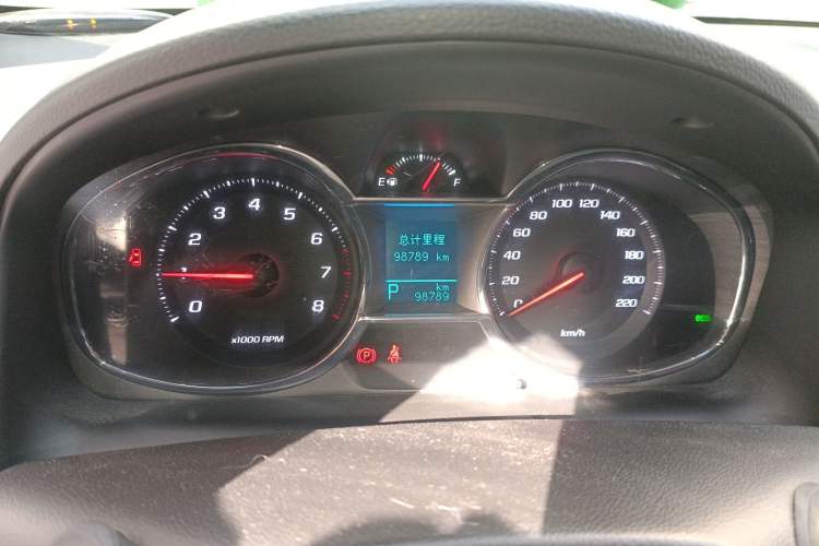 Used Chevrolet Captiva 2015 2.4L 4x4 Flagship Edition 7-Seater
