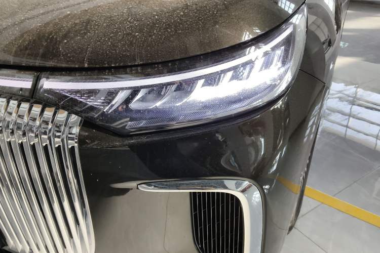 Used VOYAH Dream 2025 PHEV Four-Wheel-Drive Flagship Kunpeng Edition
