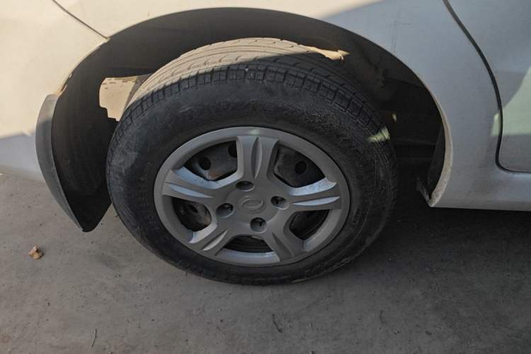 Used Dongfeng Fengon 330 2014 1.5L Manual Standard Edition DK15-02
