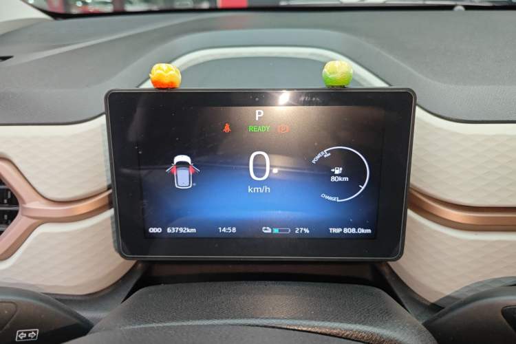 Used SOL E10X 2021 302 km Range Fashion Edition 31.4 kWh