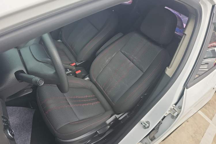 Used Buick Encore 2015 1.4T Automatic Two-Wheel Drive Urban Elite Version