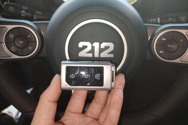 Used 212 T01 2025 2.0T Changfeng
