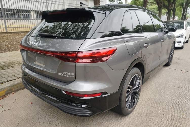 Used Audi Q5 e-tron 2022 40 e-tron Starlight Edition Mech Kit