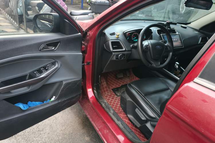 Used Ford Escort 2015 1.5L Automatic Fashion Model