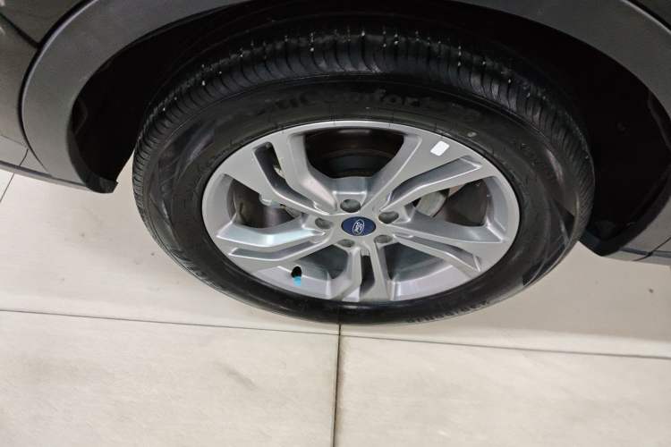 Used Ford Equator Sport 2023 EcoBoost 170 Elite Model Right Rear Wheel Hub