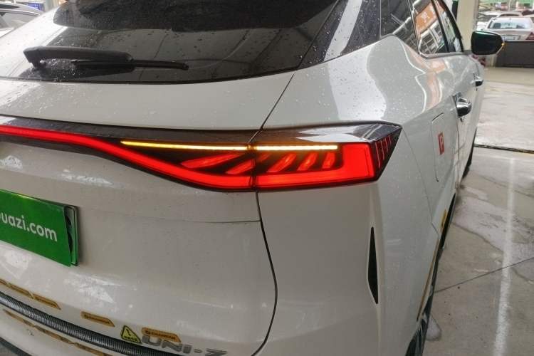 Used CHANGAN UNI-Z New Energy 2024 Blue Whale Smart Electric iDD 125km Beyond Edition Right Rear Taillight