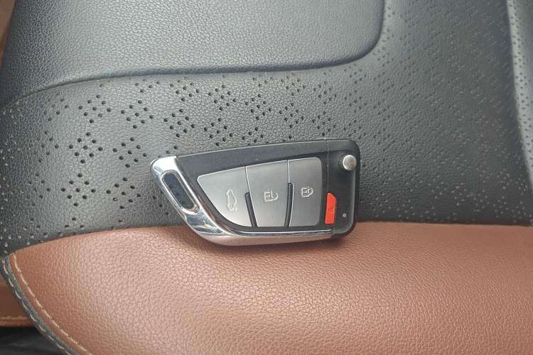 Used BYD G5 2014 1.5TID Automatic Luxury Version
