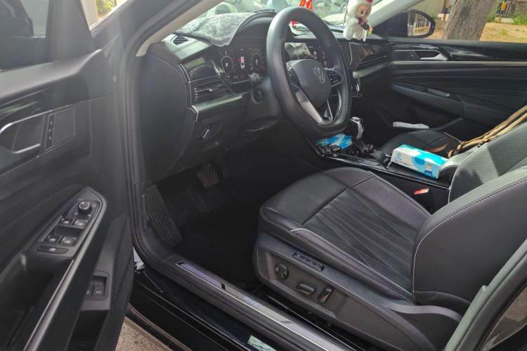 Used Volkswagen Passat New Energy 2022 430 PHEV Hybrid Luxury Edition Driver Seat