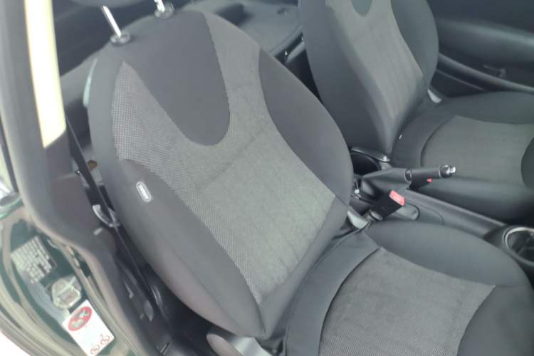 Used MINI 2011 1.6L ONE
