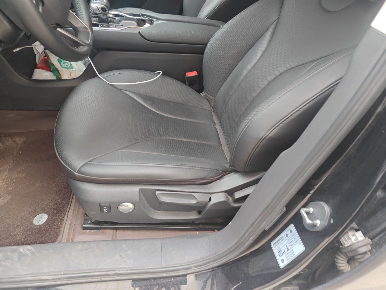 Hongqi E-QM5 2023 620km PLUS — снимка 15