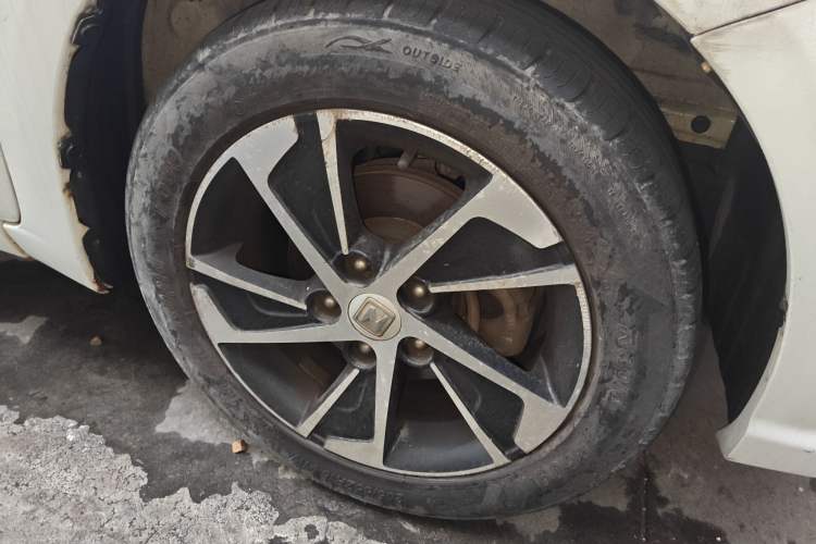 Used Zotye Z300 2014 1.5L Urban Edition Manual Luxury Model
