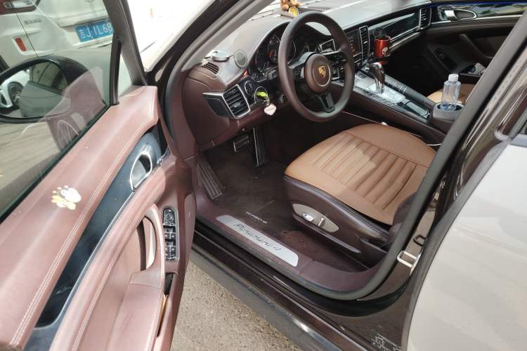 Used Porsche Panamera 2010 Panamera 4 3.6L
