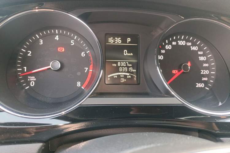 Used Volkswagen Sagitar 2018 1.6L Automatic Comfort Model Odometer Close Up