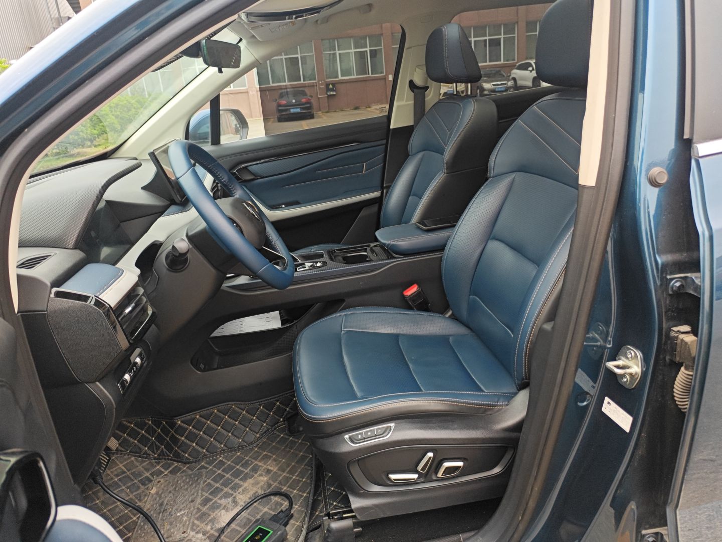 Переднее сиденье в автомобиле