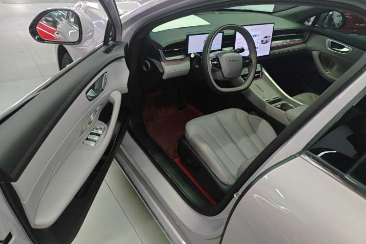 Used Roewe M7 DMH 2025 Model 160km Enjoyment Version
