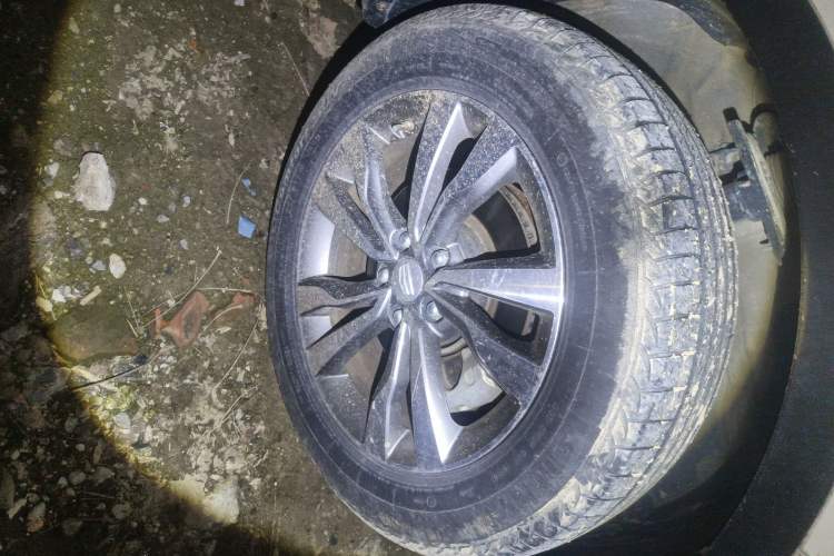 Used Geely Auto Emgrand X7 Sport 2016 2.0L Manual ZhiShang Version