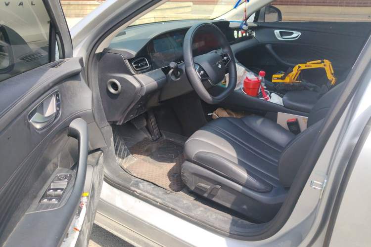 Used Roewe D7 2023 DMH 125km Superior Edition
