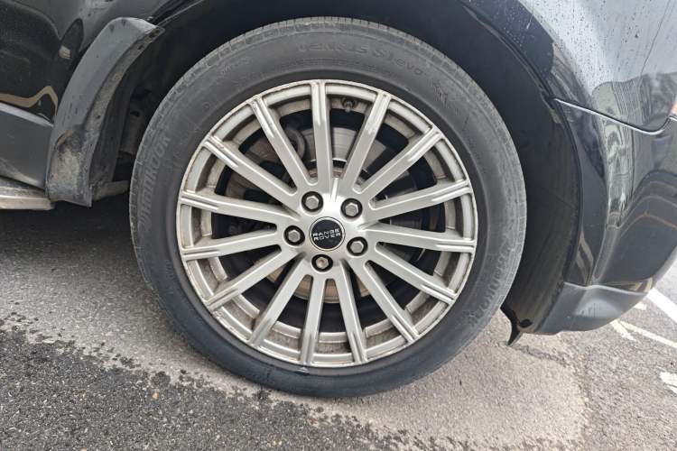 Used Land Rover Range Sport 2012 5.0 NA V8 HSE Right Front Wheel Hub