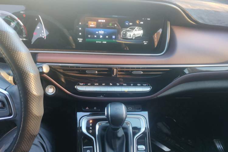 Used GAC Trumpchi M6 2023 PRO 270T DCT Luxury Edition Audio And AC Panel