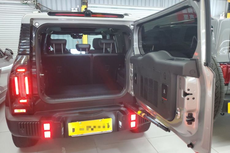 Used JETOUR Traveler 2023 2.0T All-Wheel Drive CrossPRO+ Trunk