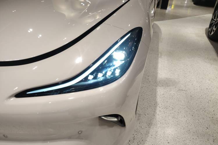 Used IM LS6 2025 Lingxi Intelligent Driving Edition Left Front Headlight