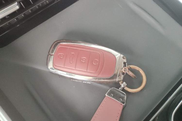 Used Chery Tiggo 8 L 2025 Model 2.0T Two-Wheel Drive Changhong Edition—5 Seaters