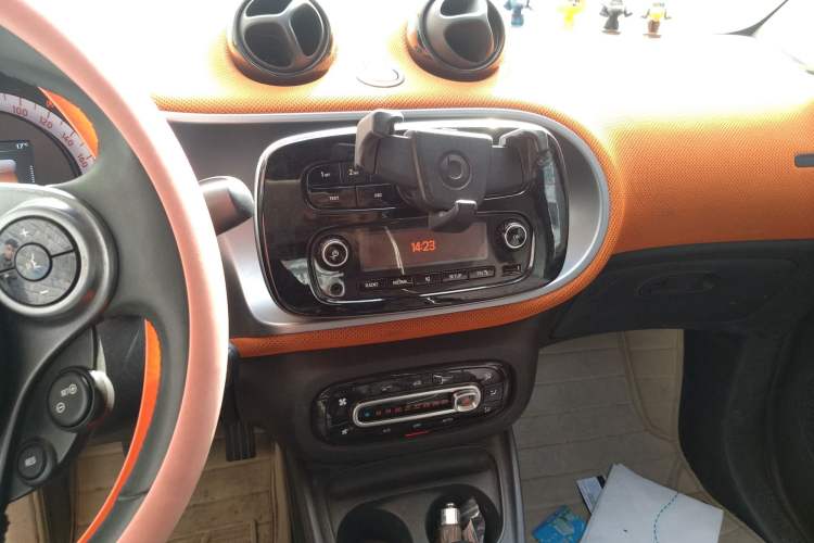 Used smart fortwo 2015 1.0L 52 kW Hardtop Passion Edition
