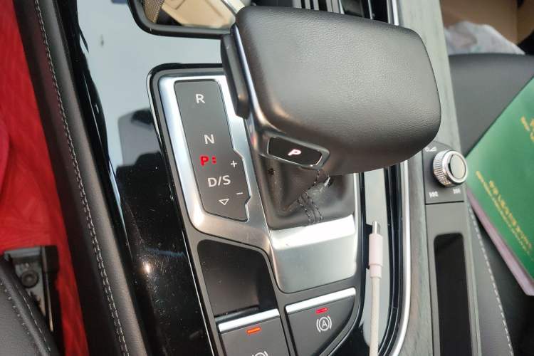 Used Audi A4L 2023 40 TFSI Luxury Dynamic Model
