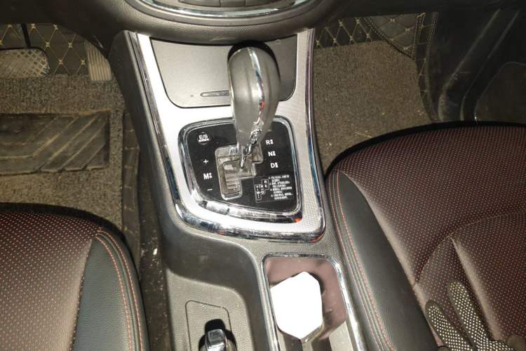 Used Baojun 560 2016 1.8L iAMT Luxury Model