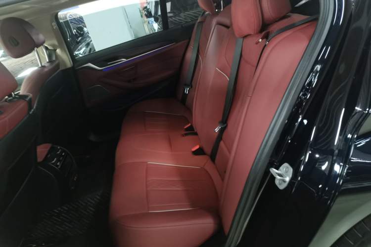Used BMW 5 Series 2023 530Li Leading Edition Luxury Package Left Rear Seat