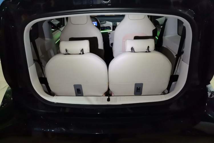 Used Baojun KiWi EV 2021 Artist Model Lithium Iron Phosphate