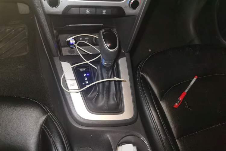 Used Hyundai Elantra (6th Generation / Lingdong) 2016 1.6L Automatic ZhiXuan – Elite Version Gear Lever