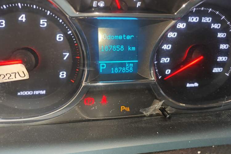 Used Chevrolet Captiva 2015 2.4L 4x4 Flagship Edition 7-Seater
