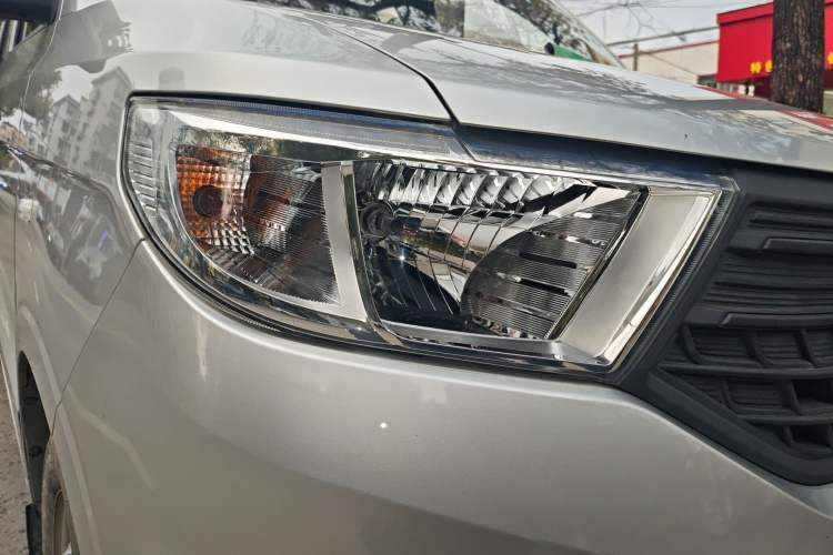 Used Wuling Hongguang V 2019 1.5L Jingqu Version China VI LAR
